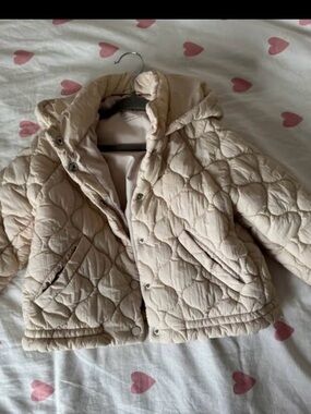 Zara kids Quilted Cream Hooded Puffer Jacket size 3-4T